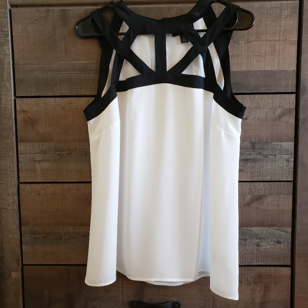 NEW Cutout Sleeveless Blouse